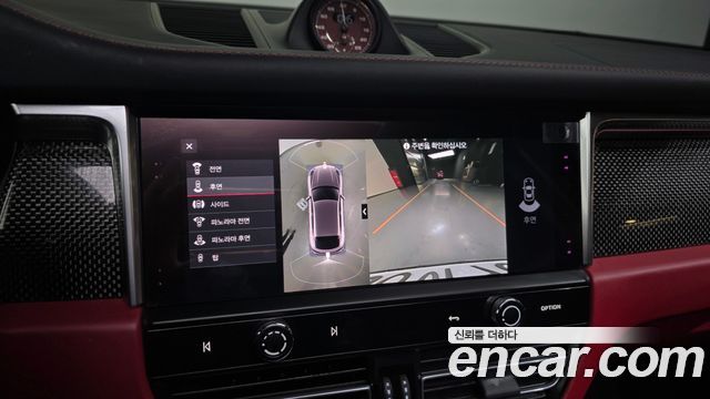Porsche Macan 2023 — photo 15