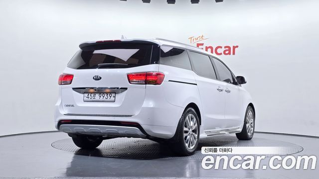 Kia Canival 2016 — photo 2
