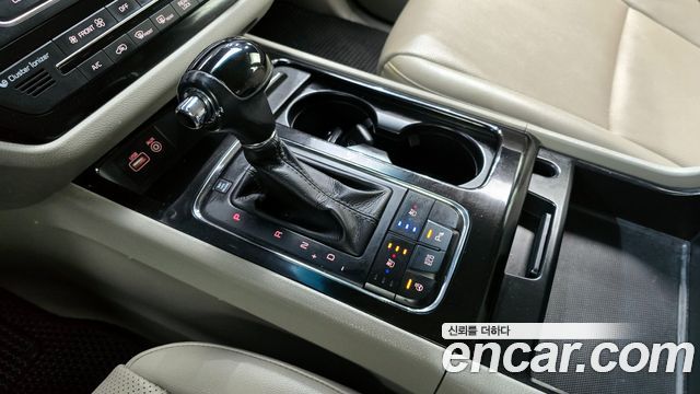 Kia Canival 2016 — photo 9