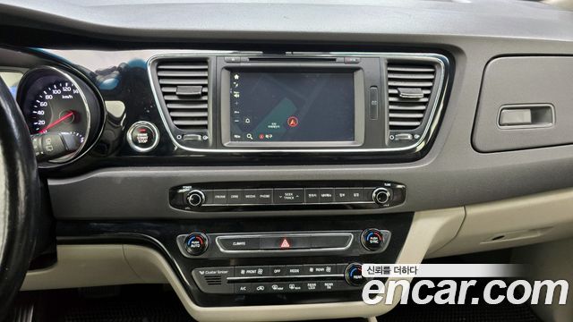 Kia Canival 2016 — photo 15