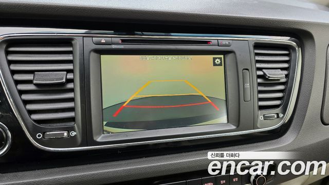Kia Canival 2016 — photo 16