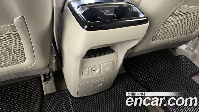 Kia Canival 2016 — photo 17