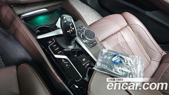 BMW Gran Turismo 2023 — photo 9