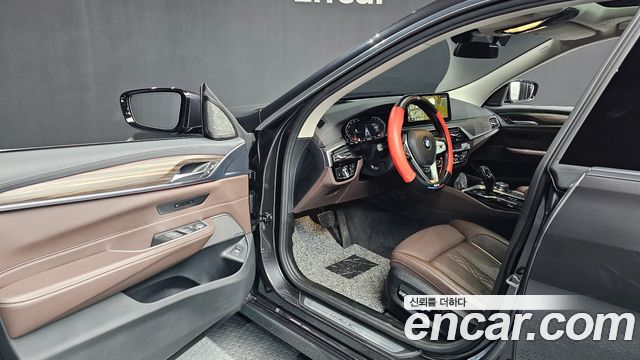 BMW Gran Turismo 2023 — photo 10