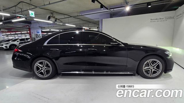 Mercedes-Benz S-Class 2023 — photo 9