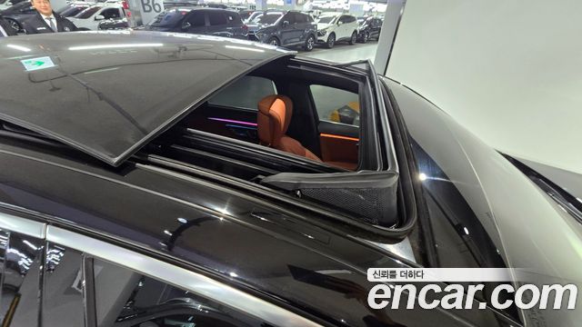 Mercedes-Benz S-Class 2023 — photo 14
