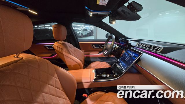 Mercedes-Benz S-Class 2023 — photo 18