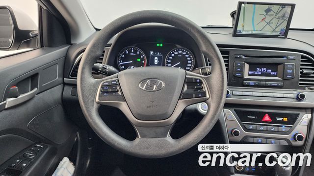 Hyundai AVANTE 2017 — photo 13