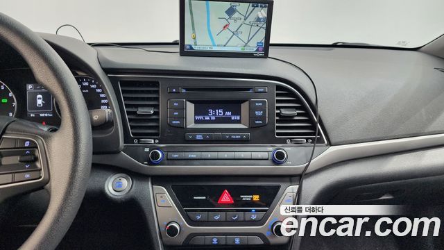 Hyundai AVANTE 2017 — photo 14