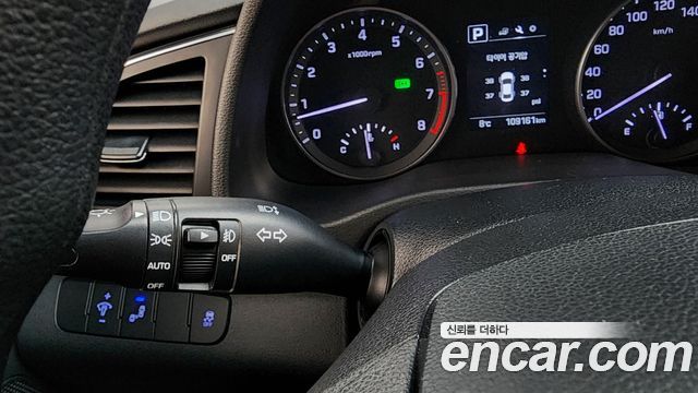 Hyundai AVANTE 2017 — photo 18