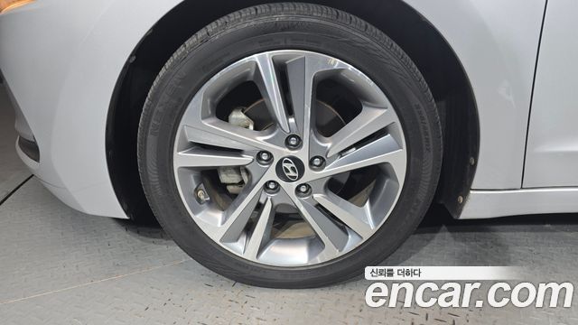 Hyundai AVANTE 2018 — photo 5