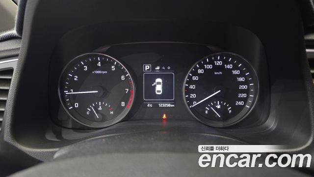 Hyundai AVANTE 2018 — photo 8