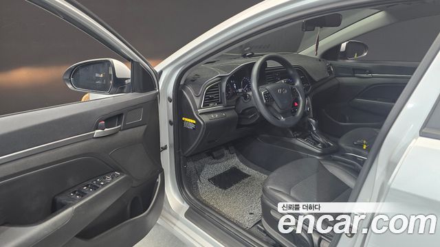 Hyundai AVANTE 2018 — photo 11