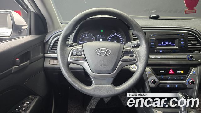 Hyundai AVANTE 2018 — photo 14