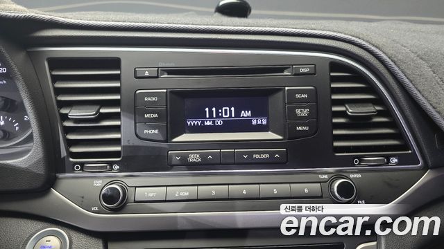 Hyundai AVANTE 2018 — photo 15