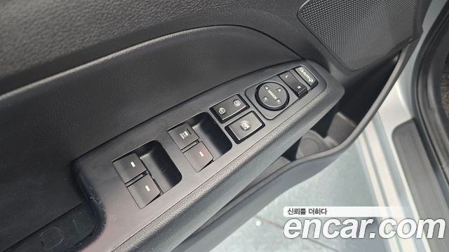 Hyundai AVANTE 2018 — photo 18