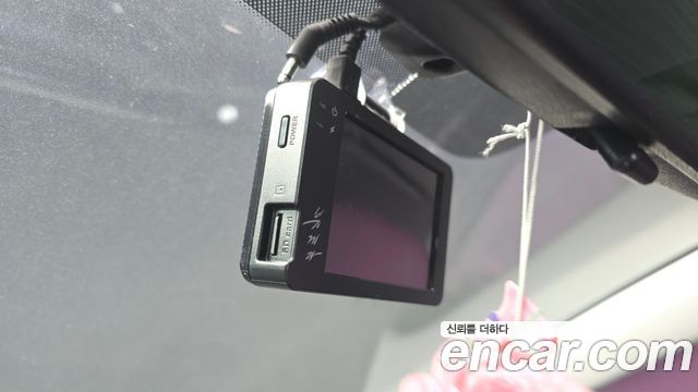 Hyundai AVANTE 2018 — photo 19