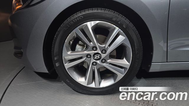 Hyundai AVANTE 2017 — photo 5