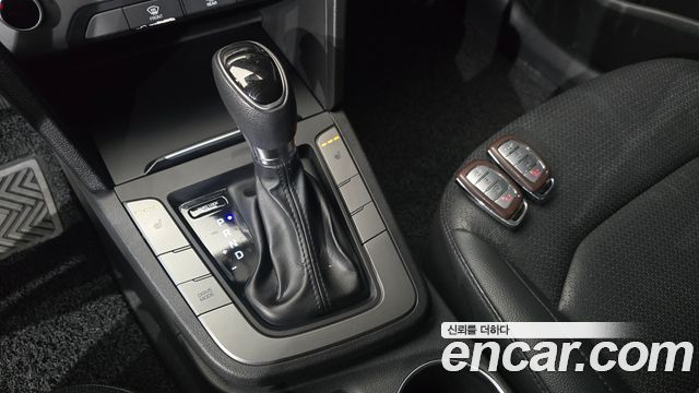 Hyundai AVANTE 2017 — photo 9