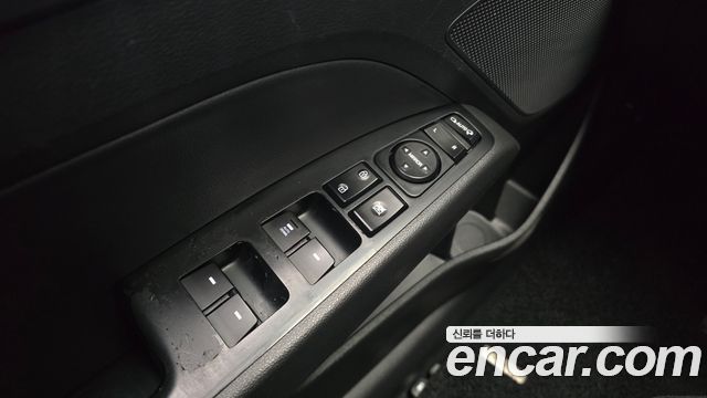 Hyundai AVANTE 2017 — photo 18