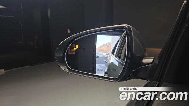Hyundai AVANTE 2017 — photo 19