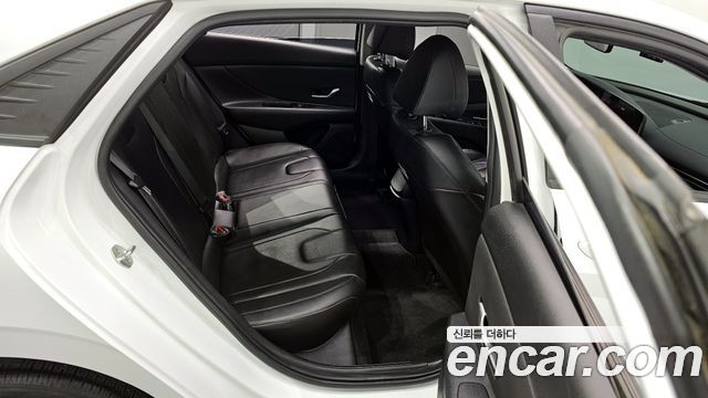 Hyundai AVANTE 2022 — photo 12