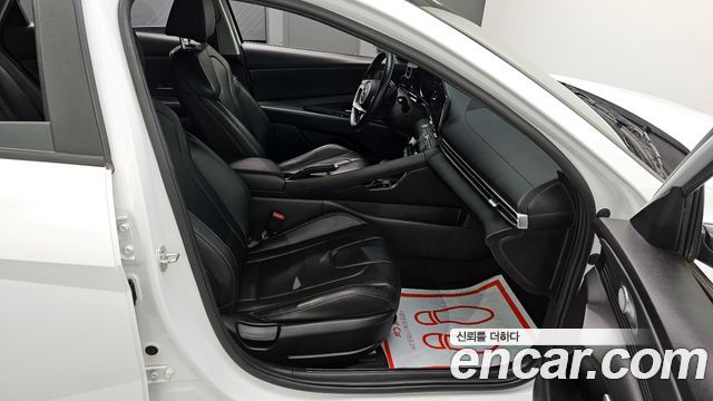 Hyundai AVANTE 2022 — photo 13