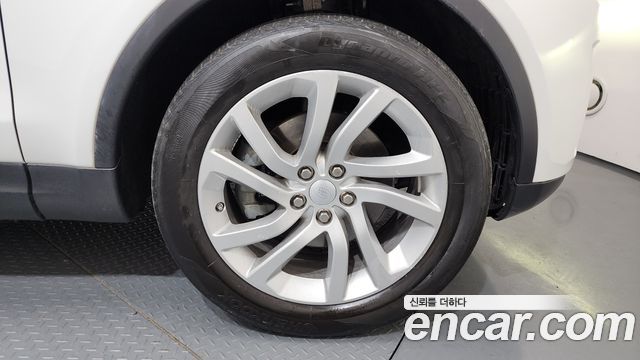 Land Rover Discovery 2018 — photo 5