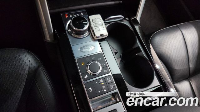 Land Rover Discovery 2018 — photo 9
