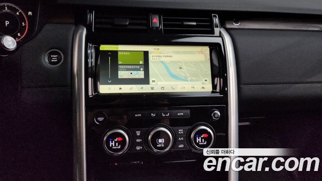 Land Rover Discovery 2018 — photo 14