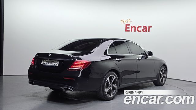 Mercedes-Benz E-Class 2020 — photo 2