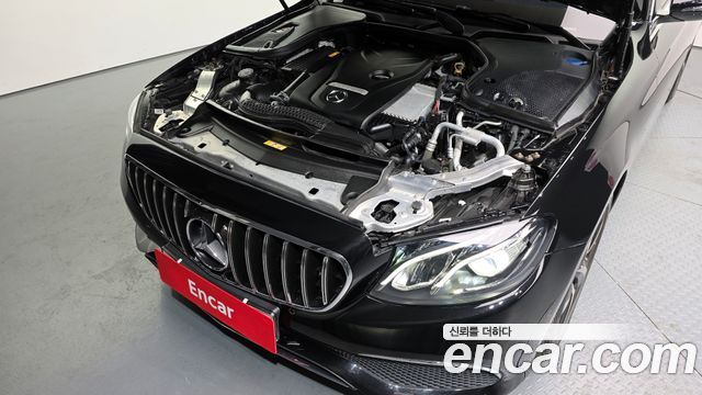Mercedes-Benz E-Class 2020 — photo 6