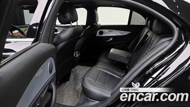 Mercedes-Benz E-Class 2020 — photo 20