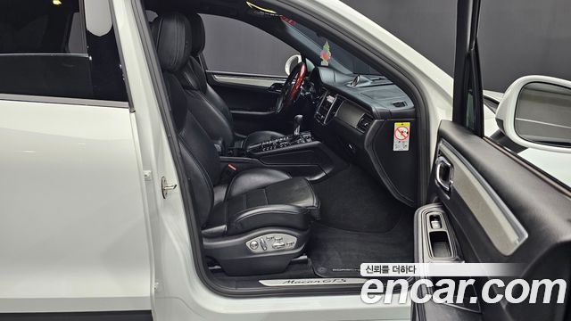 Porsche Macan 2018 — photo 11