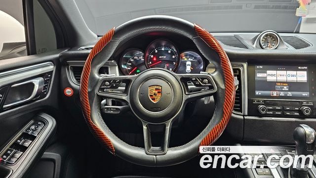 Porsche Macan 2018 — photo 13