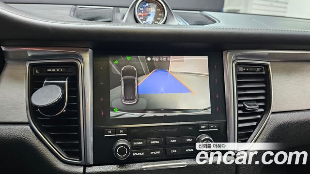 Porsche Macan 2018 — photo 15