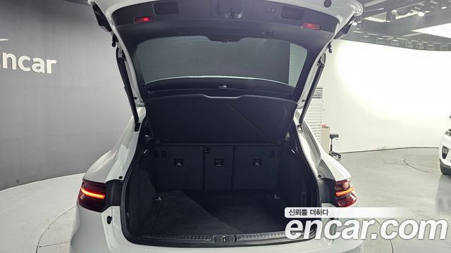 Porsche Macan 2018 — photo 20