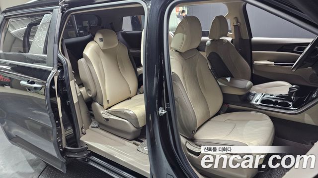 Kia Canival 2021 — photo 11