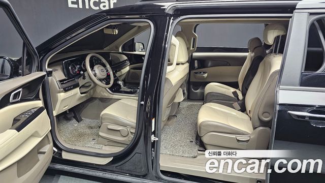 Kia Canival 2021 — photo 12