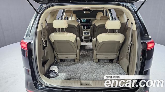 Kia Canival 2021 — photo 20