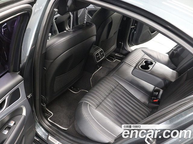 Genesis G70 2018 — photo 16