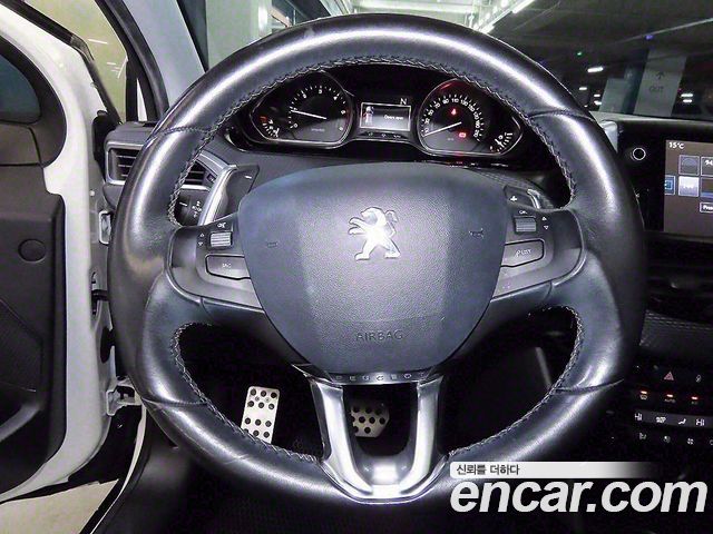 Peugeot 2008 2015 — photo 8