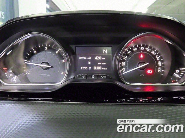 Peugeot 2008 2015 — photo 9