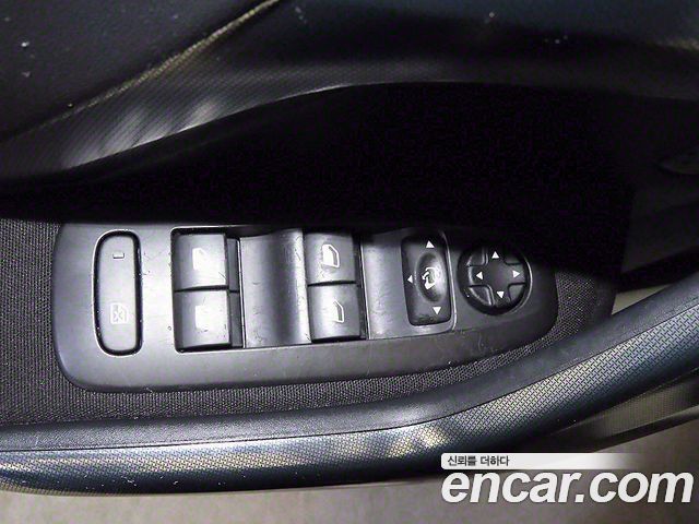 Peugeot 2008 2015 — photo 13