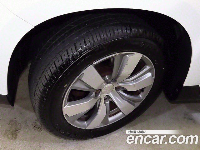 Peugeot 2008 2015 — photo 19