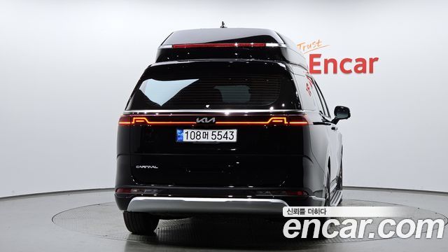 Kia Canival 2023 — photo 4