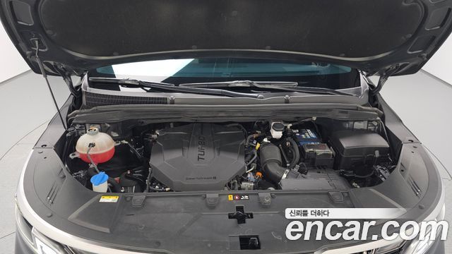 Kia Canival 2023 — photo 6