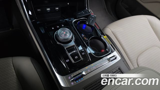 Kia Canival 2023 — photo 9