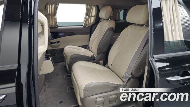 Kia Canival 2023 — photo 12