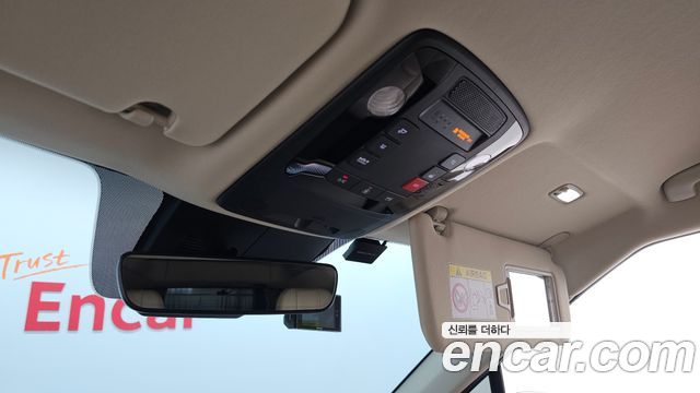 Kia Canival 2023 — photo 16